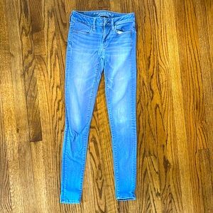 Light Wash Jegging Jeans - American Eagle - 2 LONG